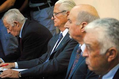 Perpetua para tres represores por cr�menes en Monte Peloni