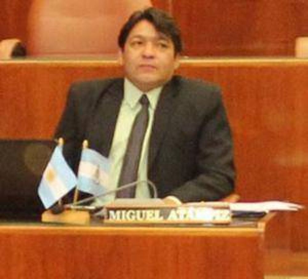 Metieron preso al diputado de Zonda por pegarle a un polic�a