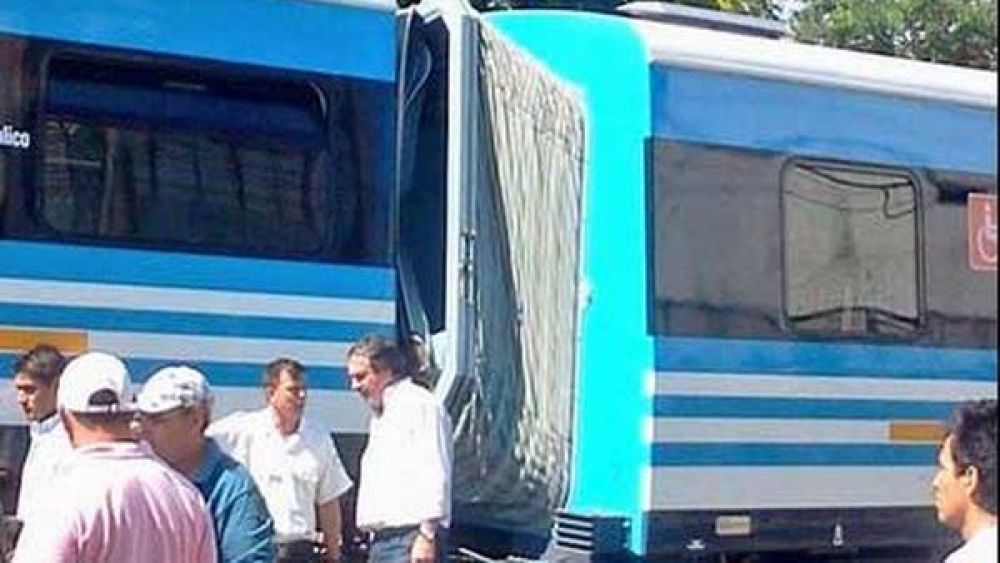 El nuevo Sarmiento con los viejos problemas: se descalzaron 2 vagones