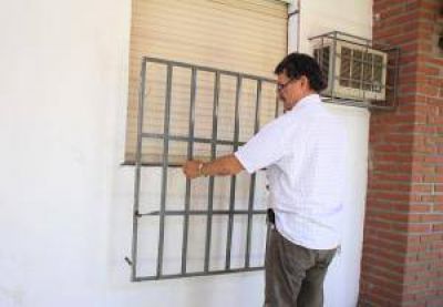 Roban aparatos y joyas de la casa del intendente de Angaco