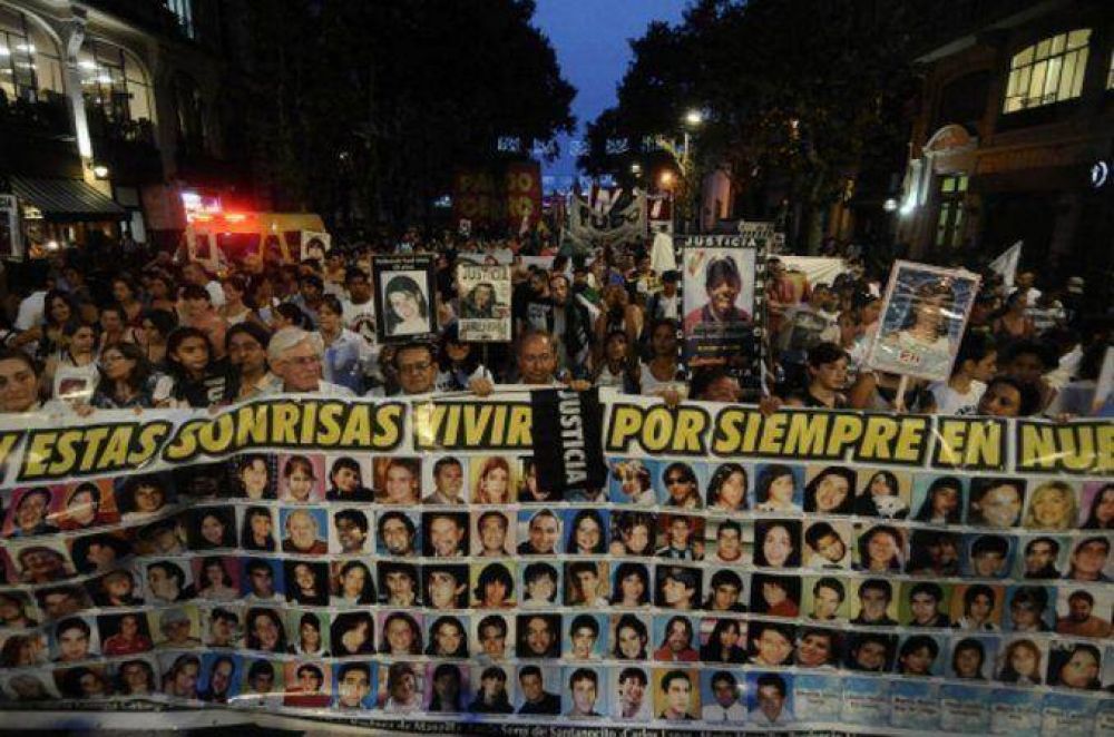 A diez a�os de Croma��n, los familiares expresaron su dolor
