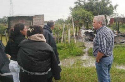 El Intendente coordin� trabajos en barrios y asistencia directa a familias afectadas por la intensa lluvia