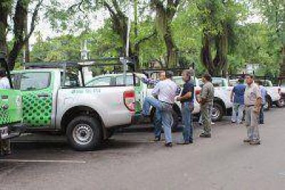 La Provincia entreg� 8 camionetas a la DPEC y complet� 80 en tres meses