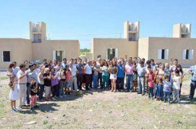 Realizaron la �ltima entrega de viviendas del a�o