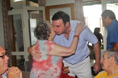 El Intendente desayun� con adultos mayores