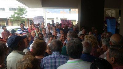 Cesanteados, con ley, pero sin fondos