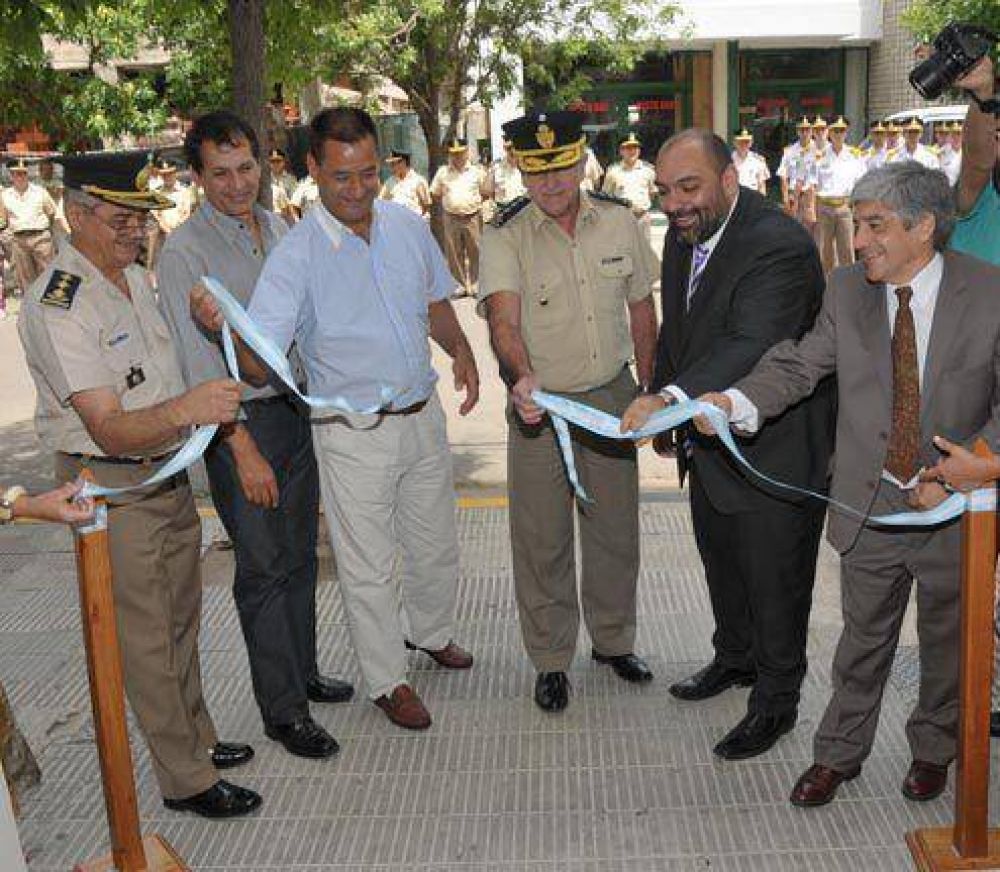 Otro corte de cintas de fin de a�o: inauguraron obras por m�s de $5 millones en la Jefatura