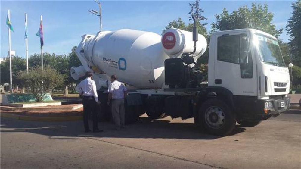 La municipalidad adquiri� un nuevo cami�n hormigonero