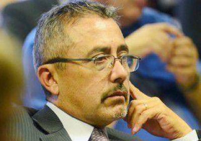 Sigue la guerra entre fiscales 