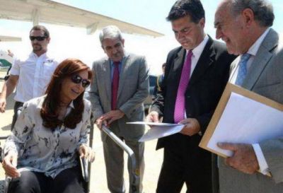 La presidenta viaja a Santa Cruz para recibir el a�o nuevo con su familia