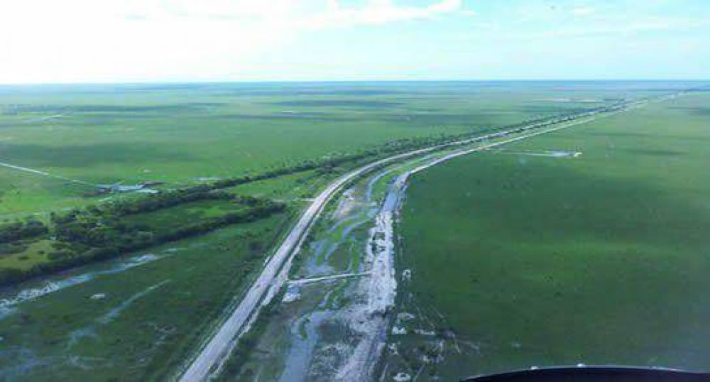 Sobrevuelan la zona norte afectada por las lluvias