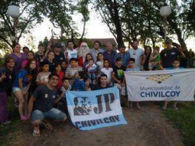 El Municipio y la Juventud Peronista, junto a Pap� Noel en las localidades rurales