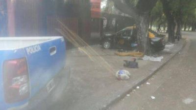 Robaron un taxi y chocaron tras persecuci�n policial