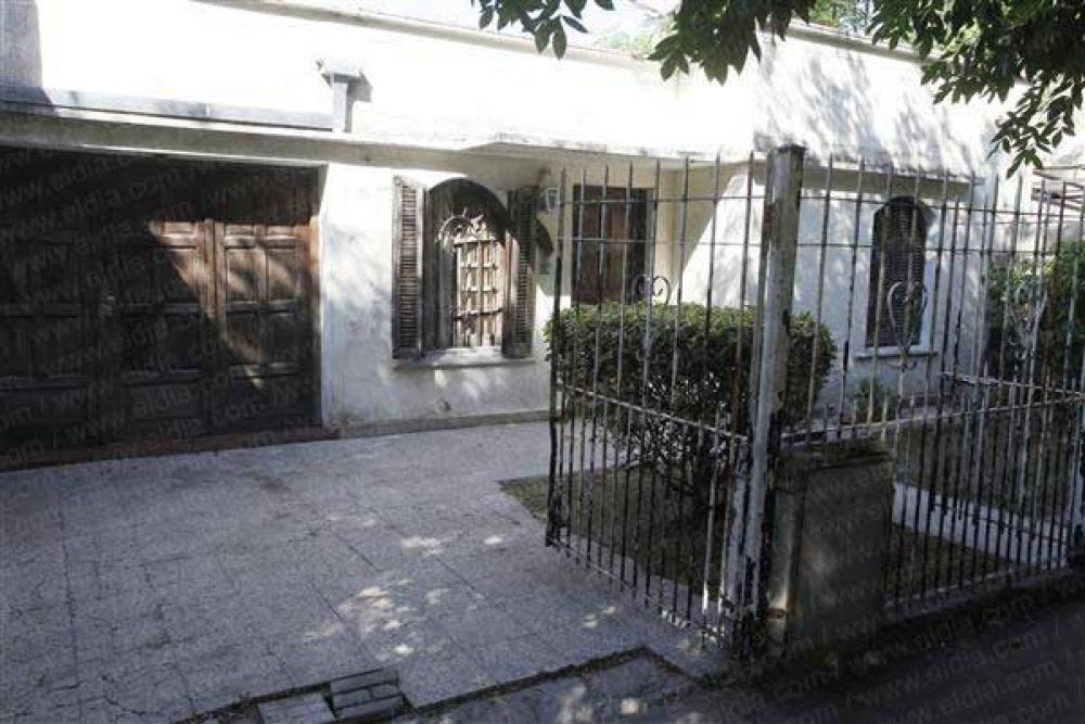 Una familia la pas� muy mal por entradera en su casa de La Granja    