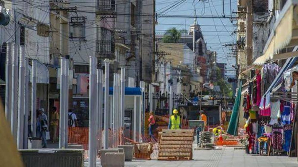 Peatonales: vuelven las farolas y los bancos tendr�n madera