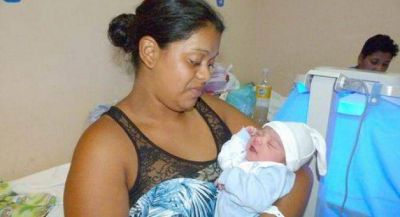 Benjam�n, el primer beb� del a�o naci� reci�n a la siesta