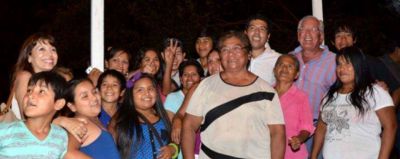 FELLNER INAUGUR� TENDIDO DE RED EL�CTRICA Y UNA SENDA PEATONAL EN EL BARRIO AGUA NEGRA
