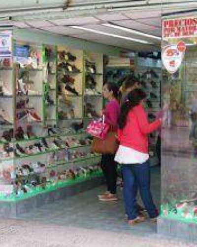 Luego de 11 meses de caidas en las ventas minoristas, subieron 2% en diciembre