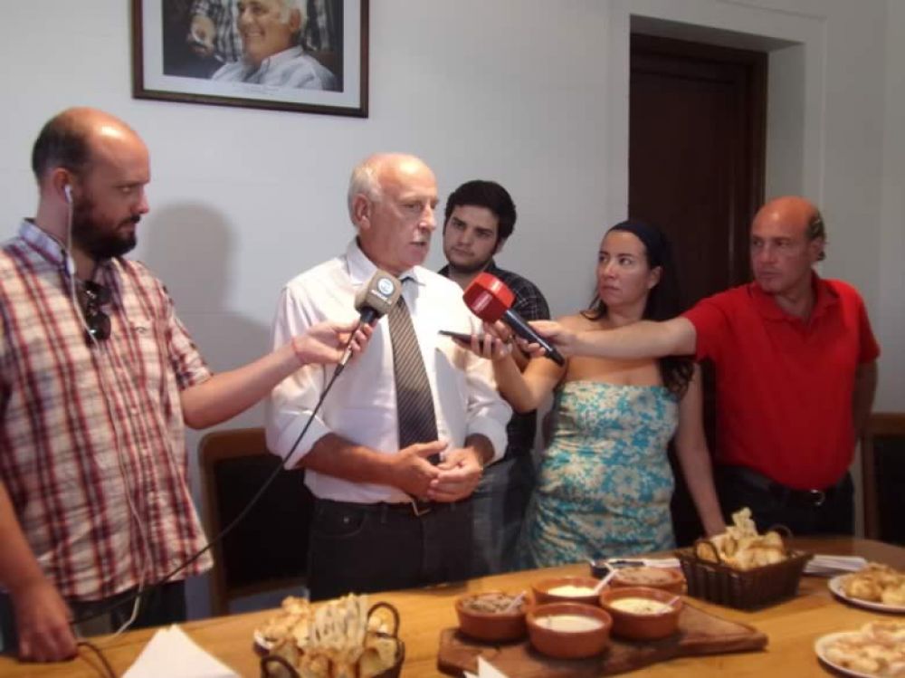 A fines de enero se inaugurar�a el galp�n donde est�n los murales de Campod�nico