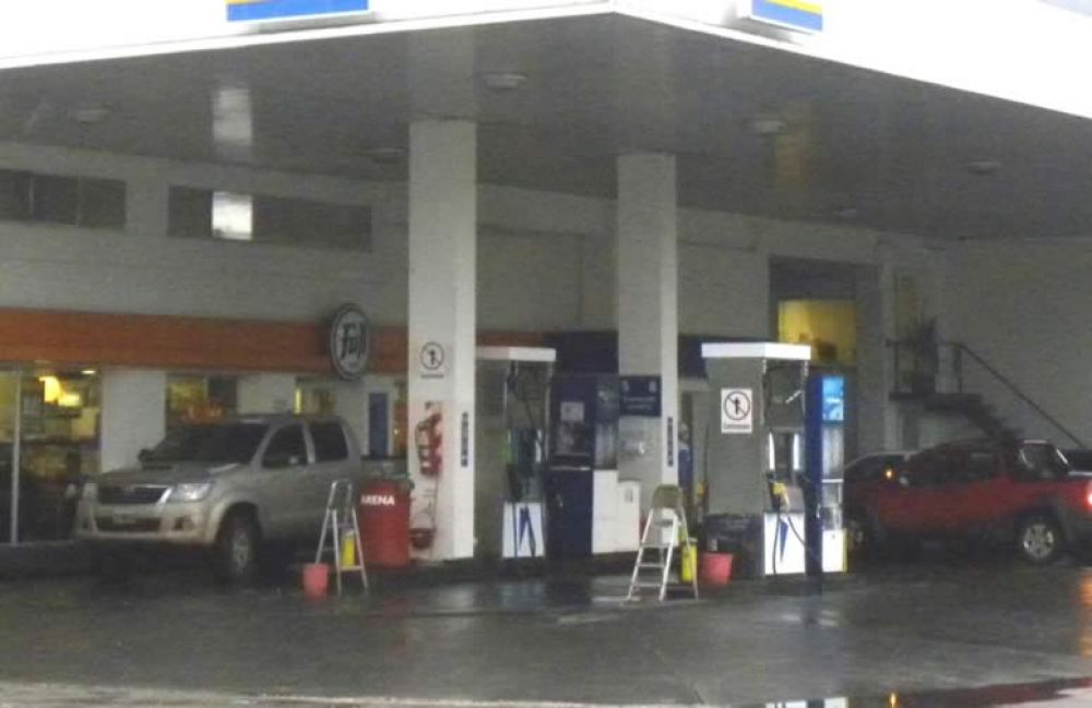 Expectativas dispares por la baja del precio de los combustibles