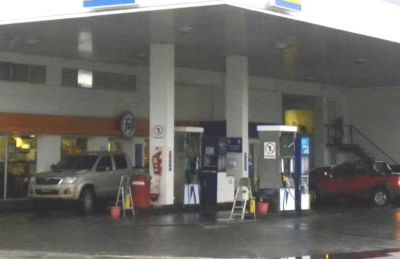 Expectativas dispares por la baja del precio de los combustibles