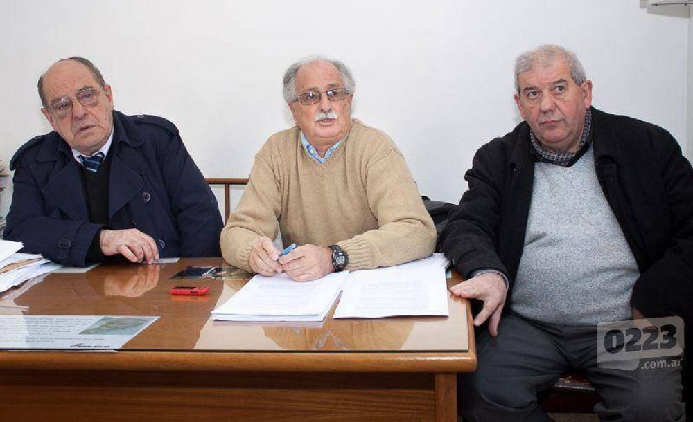 Denuncian que �Pulti quiere malversar la plata de Obras Sanitarias�