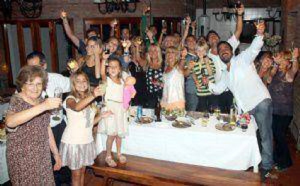 Con alegr�a y buenos deseos se recibi� el 2015 en Necochea