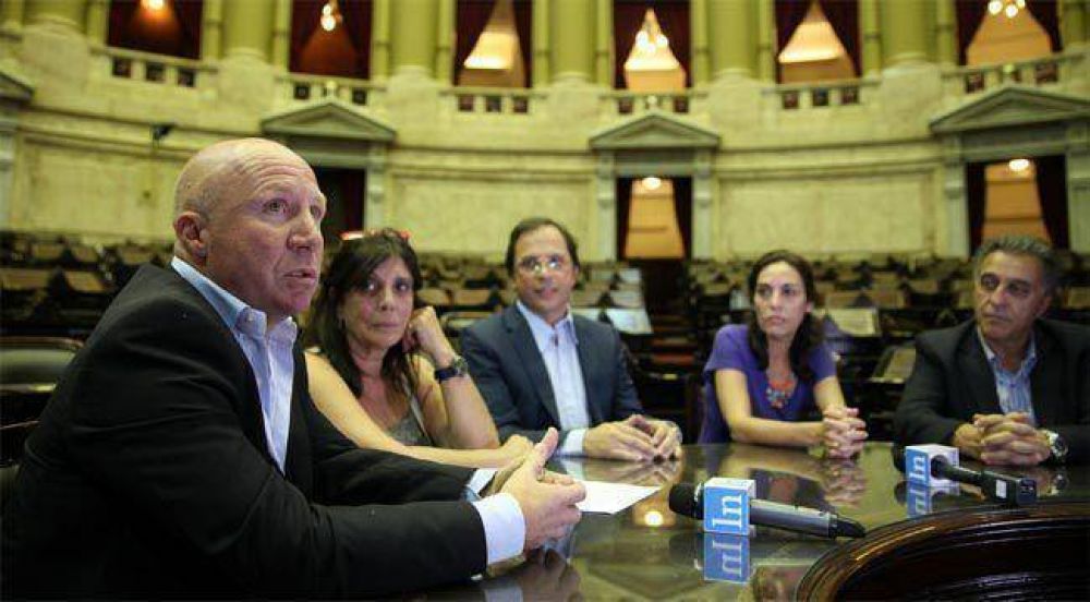 Mac Allister advirti� que no cumplir� su mandato en el Congreso Nacional