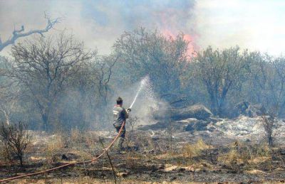 Dos incendios rurales en el sudoeste pampeano