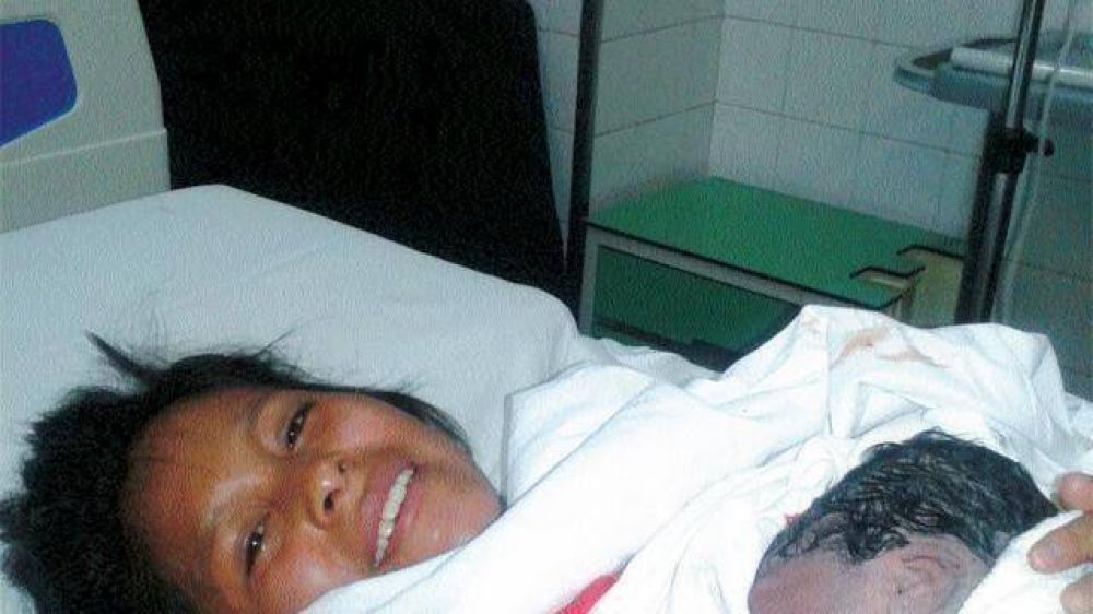 Una de las primeras beb�s llegadas en 2015 es la nacida en el Materno Infantil 