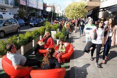 A pesar de las bajas temperaturas, ya se vive el verano en la ciudad