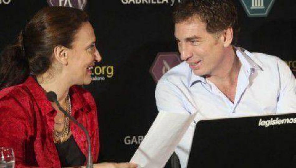 Contin�an las presiones contra Michetti
