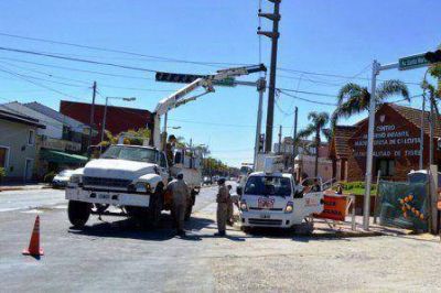 Instalan nuevos sem�foros LED en Rinc�n de Milberg 