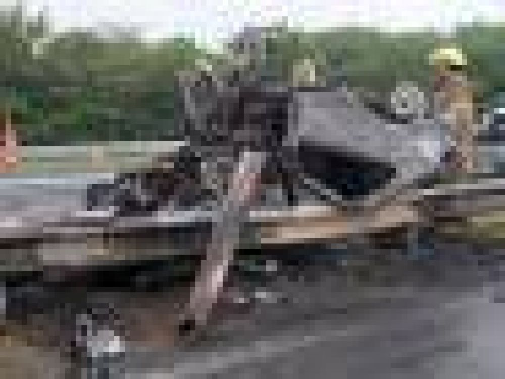 Dos personas murieron carbonizadas tras un choque en le Camino del Buen Ayre