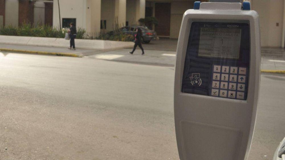 Parqu�metros: suman ocho cuadras
