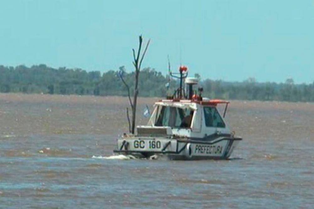 Contin�a la busca del joven desaparecido en aguas del lago Salto Grande