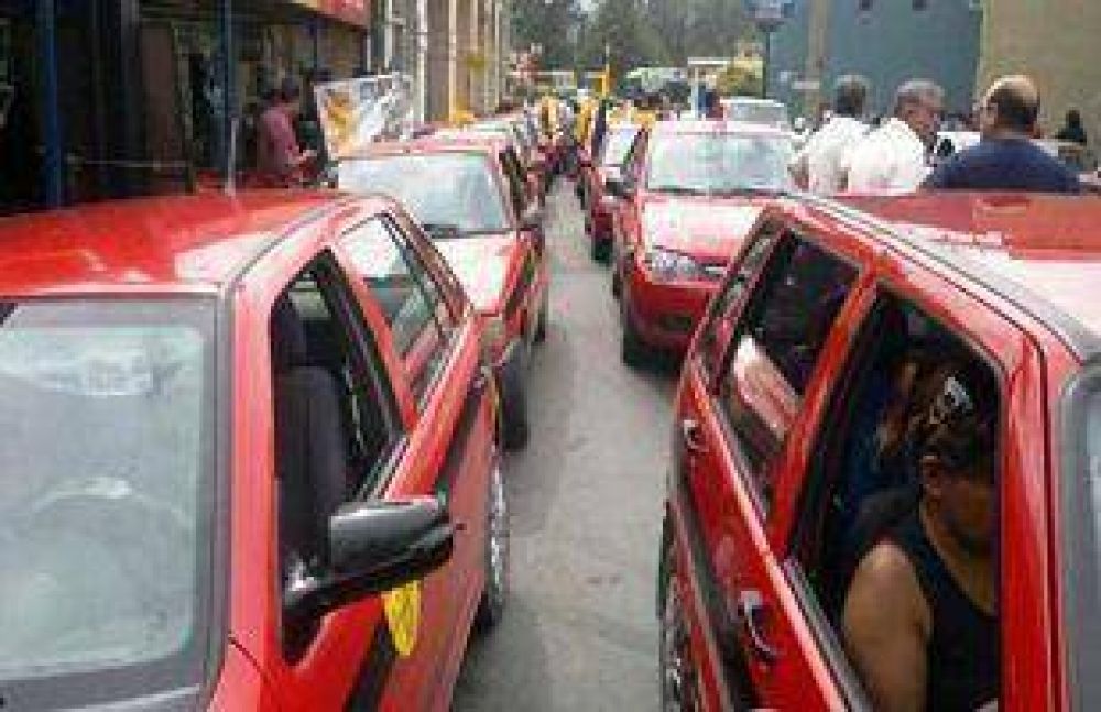 Despu�s del colectivo, aumentar�a el taxi en Salta