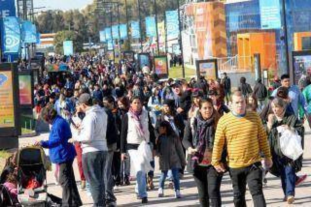 La mitad de los argentinos cree que este a�o le ir� mejor que en 2014