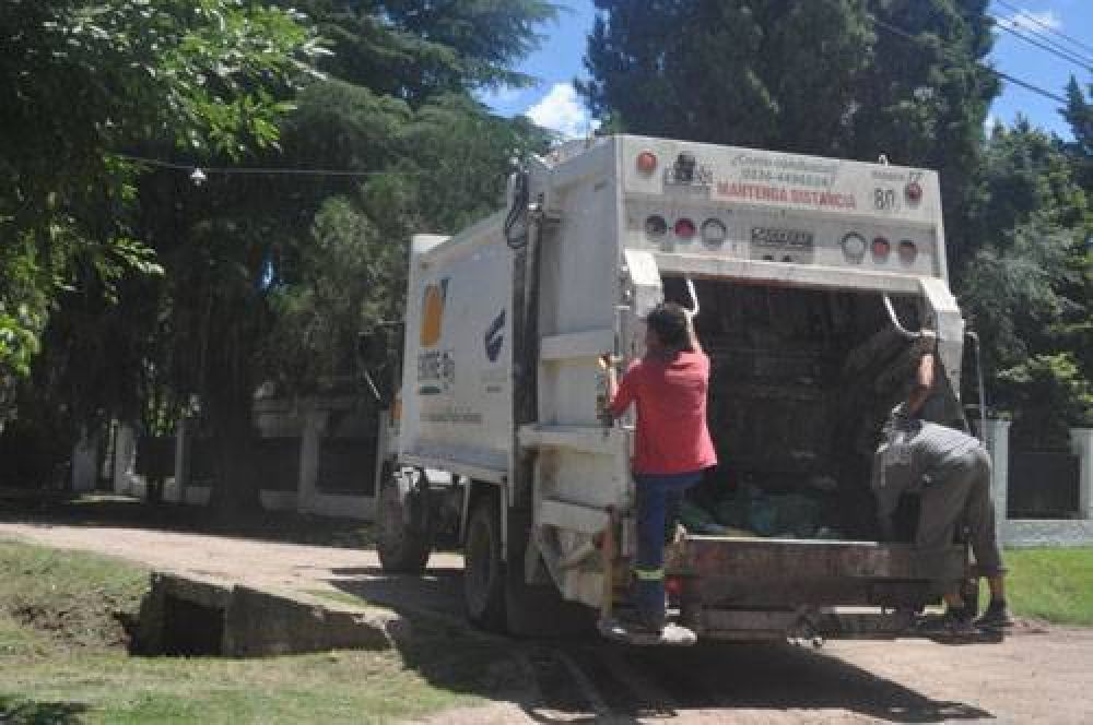 El Intendente firm� el decreto que adjudica la recolecci�n al ENTRE