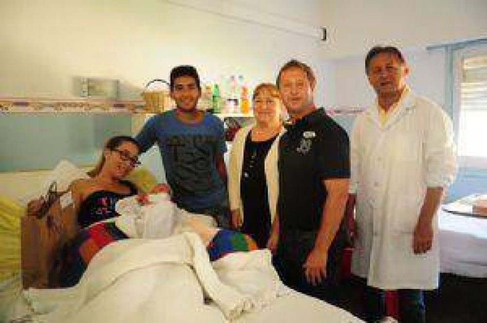 Speranza visit al primer beb del ao en el Hospital