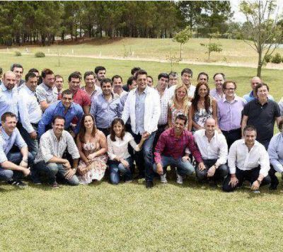 Bevilacqua particip� de una reuni�n de intendentes massistas en Pinamar