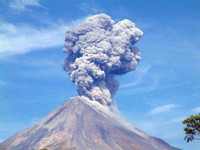 Explosi�n en un volc�n de M�xico lanz� una inmensa columna de humo de 3 mil metros