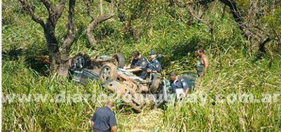 Un autom�vil cay� al vac�o y cuatro personas fallecieron en la ruta nacional 14