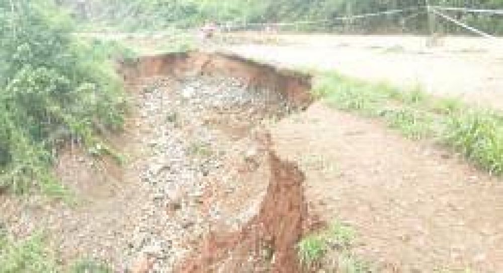 Circulaci�n restringida en la Ruta 17 debido al desmoronamiento de la banquina