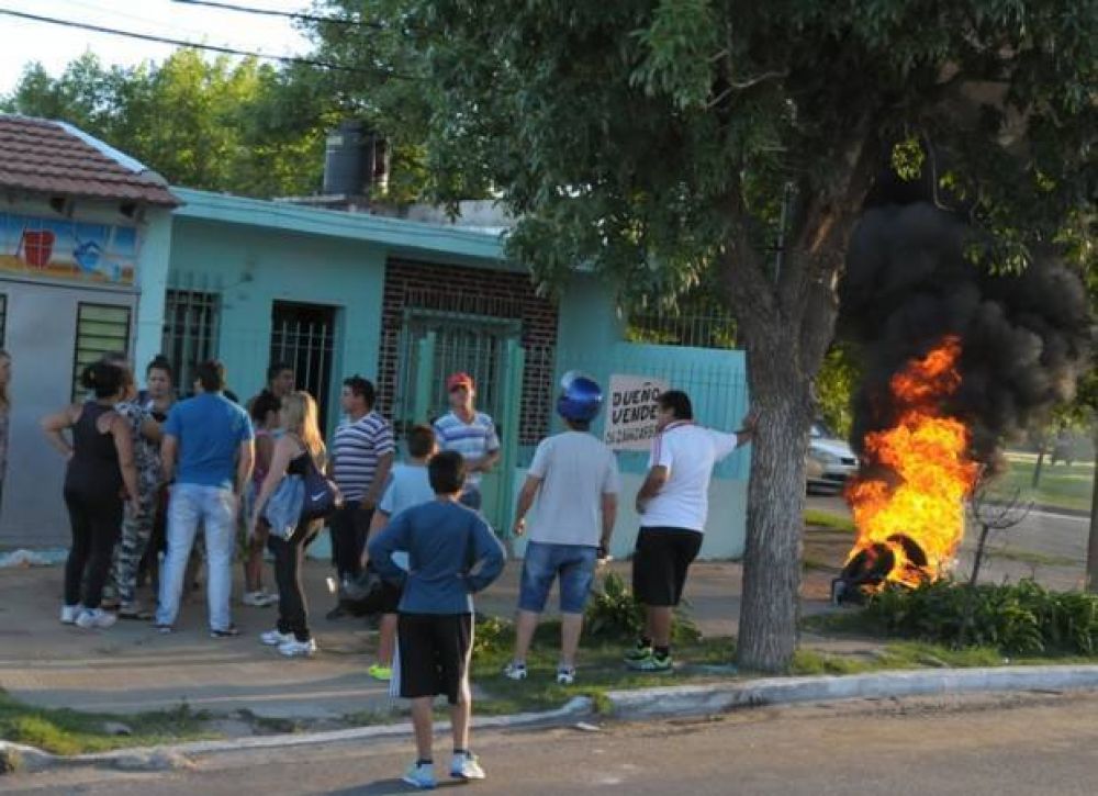 Estafa con planes de viviendas: Encontraron formularios falsos en la casa de la gestora