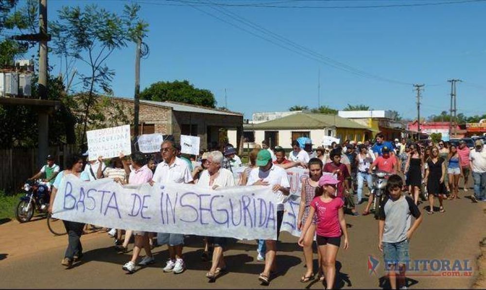 Alvear: en reclamo de justicia cortaron la Ruta 40 y esperan al ministro de Seguridad