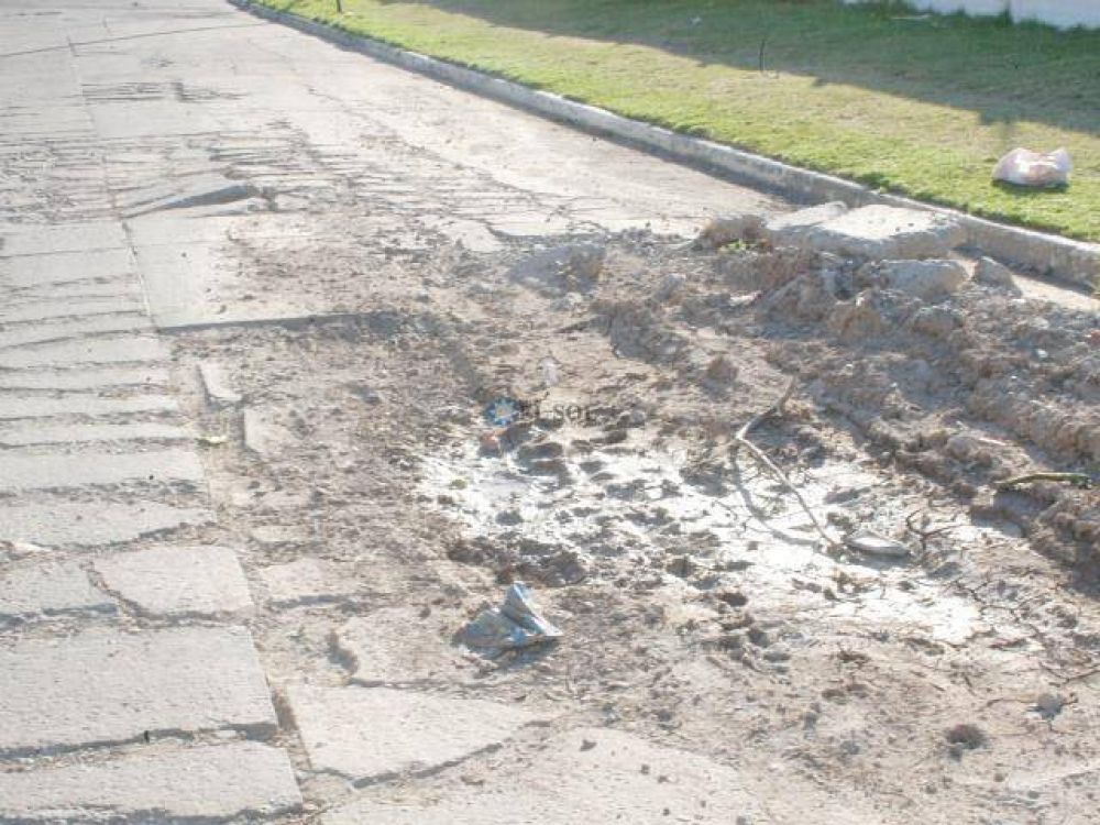 Piden reparaci�n de baches