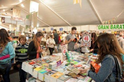 Mapping interactivo, libros, gastronom�a gourmet y shows musicales en la plaza del MAR