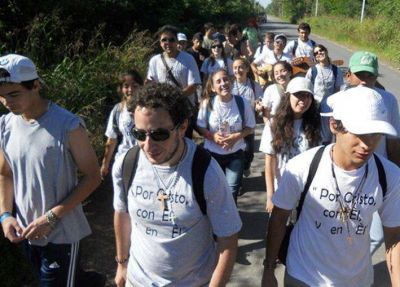 J�VENES SE COMPROMETEN CON LA ALEGR�A DEL ANUNCIO DEL EVANGELIO EN Z�RATE