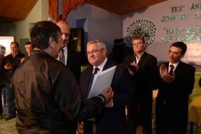 El Gobierno Provincial entreg� m�s de 15 millones de pesos en cr�ditos a productores rurales durante 2014